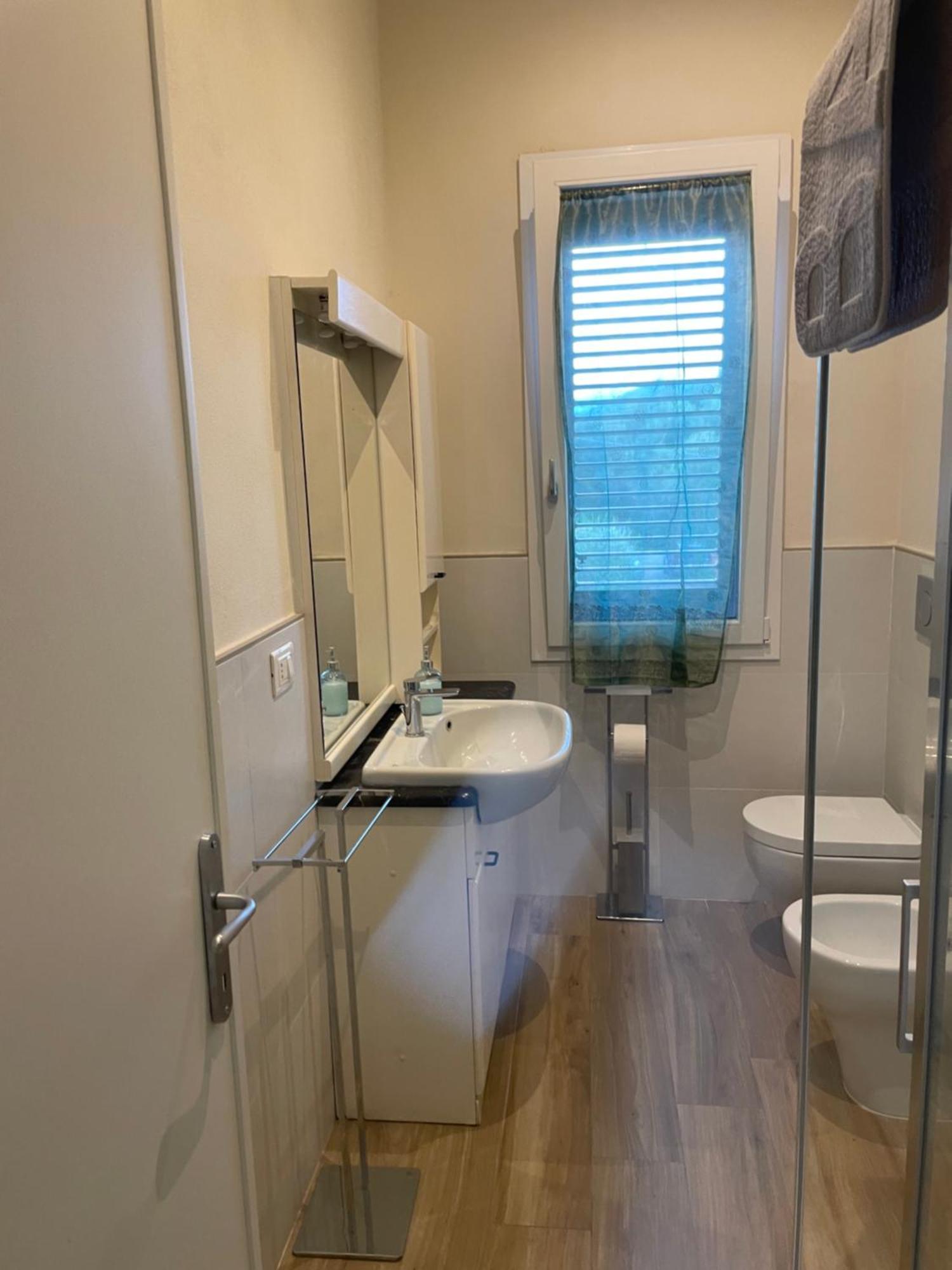 Casa Vacanze “Bouganville” Loc Avane Pisa 베키아노 외부 사진