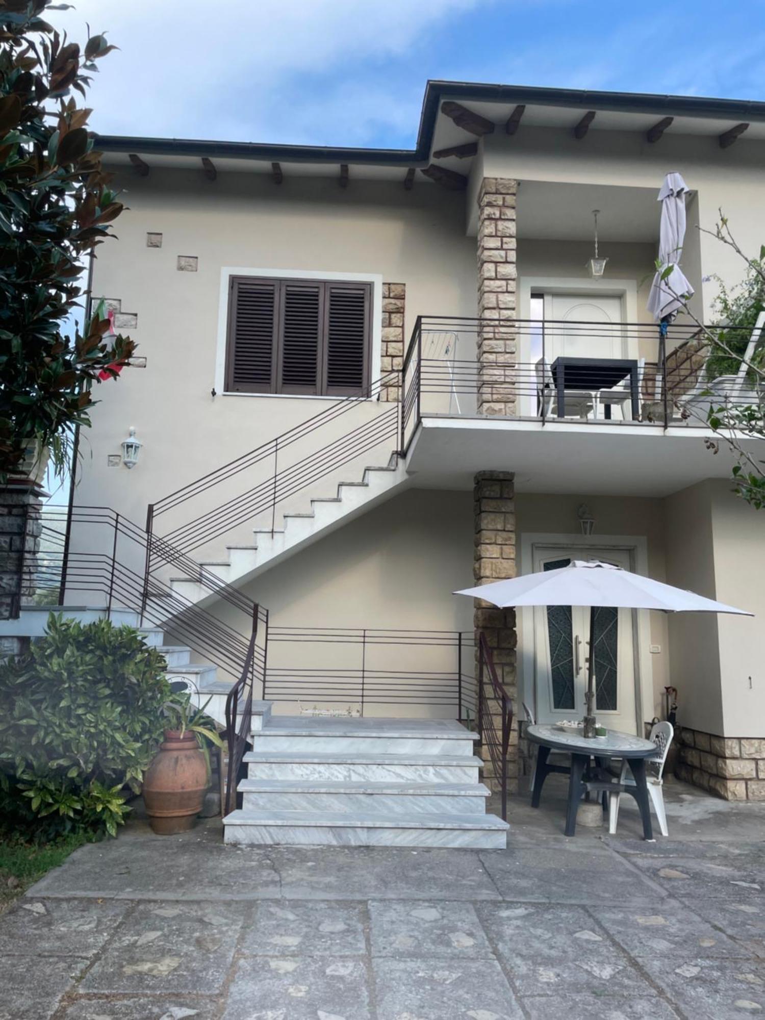 Casa Vacanze “Bouganville” Loc Avane Pisa 베키아노 외부 사진